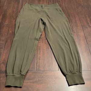 Lululemon Align Jogger olive green